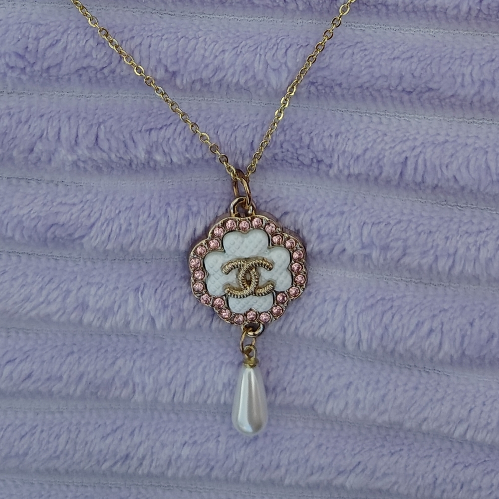 Chanel Pink/White Clover Zipper Pull Pendant/18k Gold Plated Chain. - Picture 2 of 6